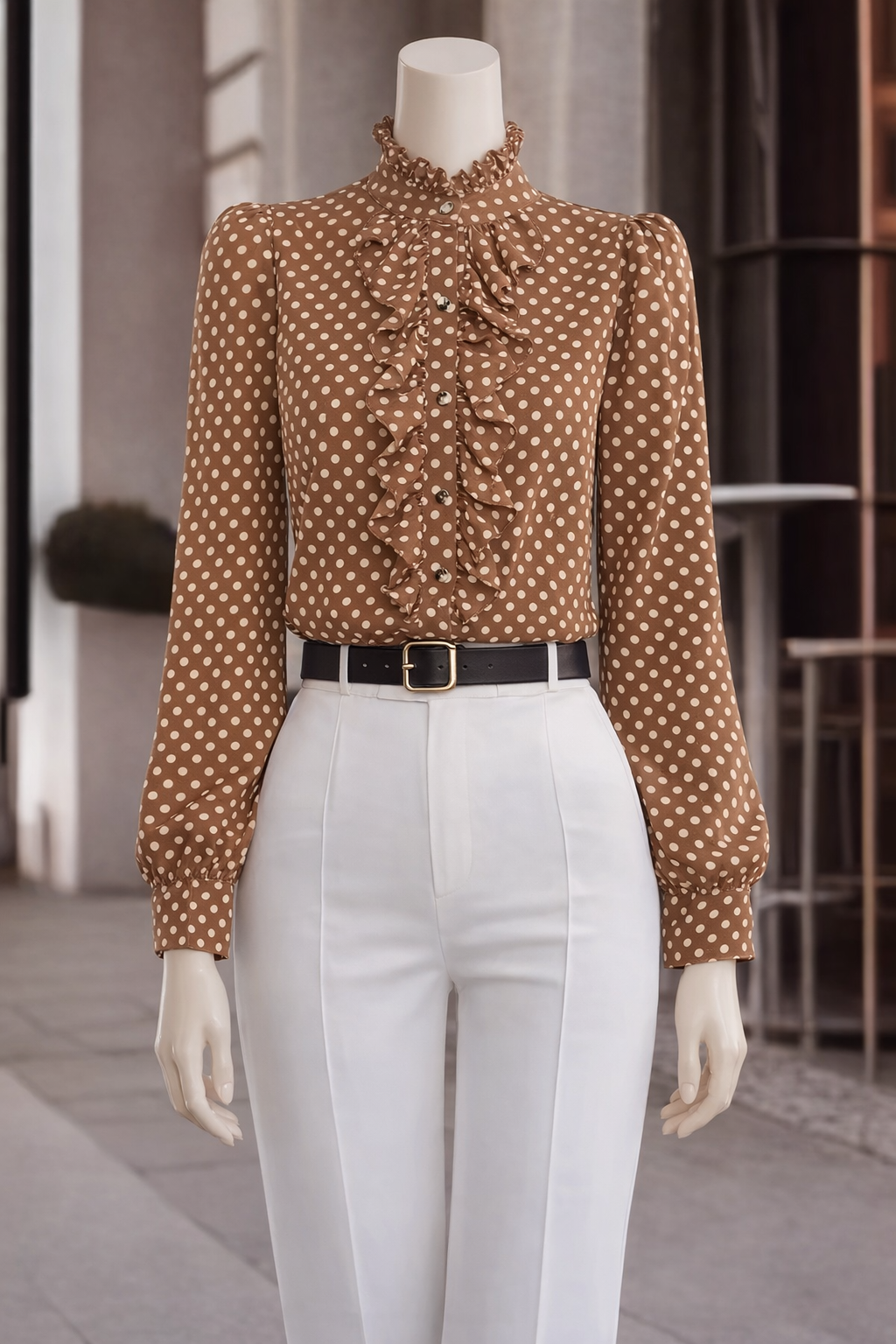 Chemise élégante à pois