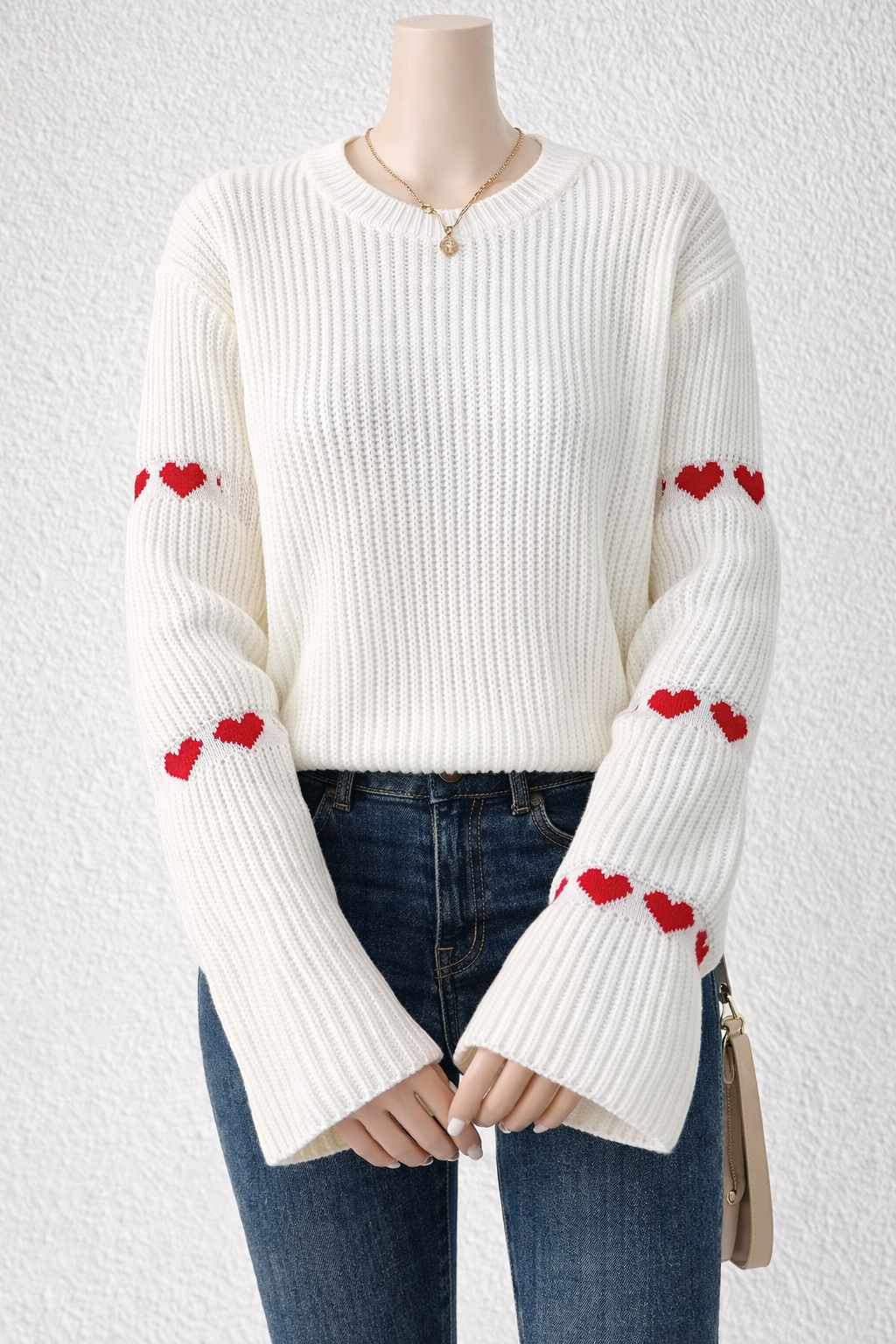 Pull élégant col rond avec cœur