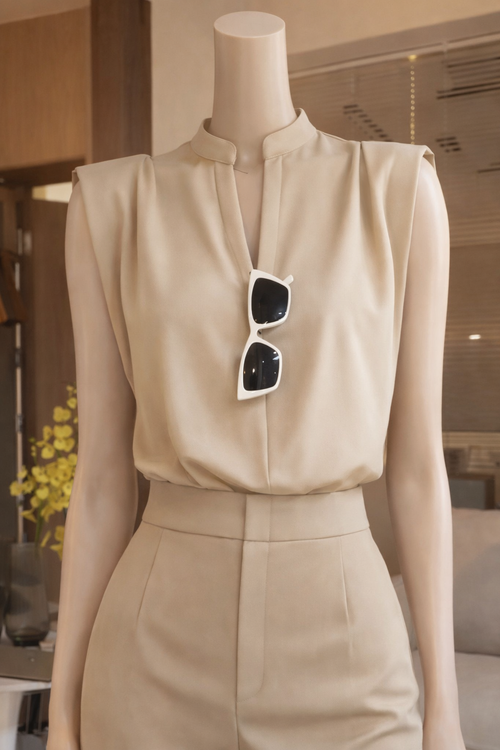 Blouse sans manches col V