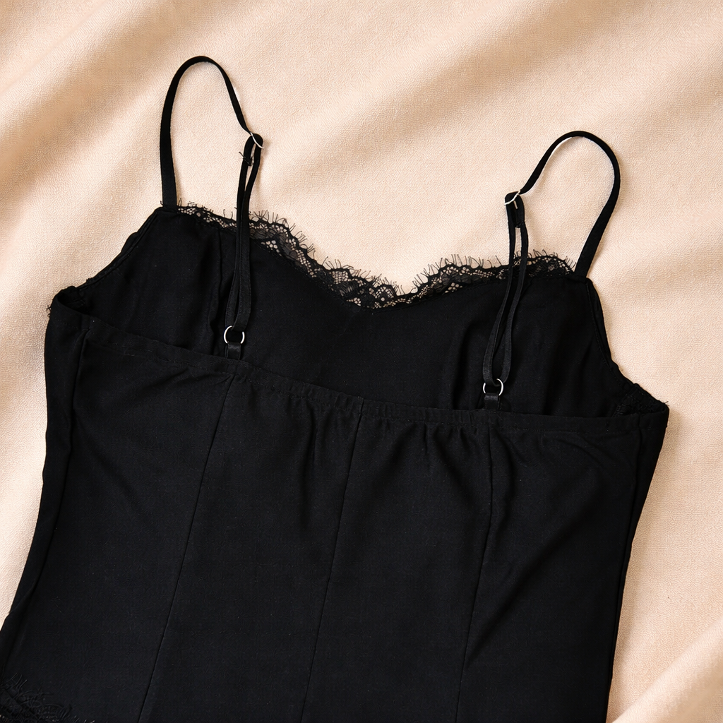 Robe longue en dentelle transparente