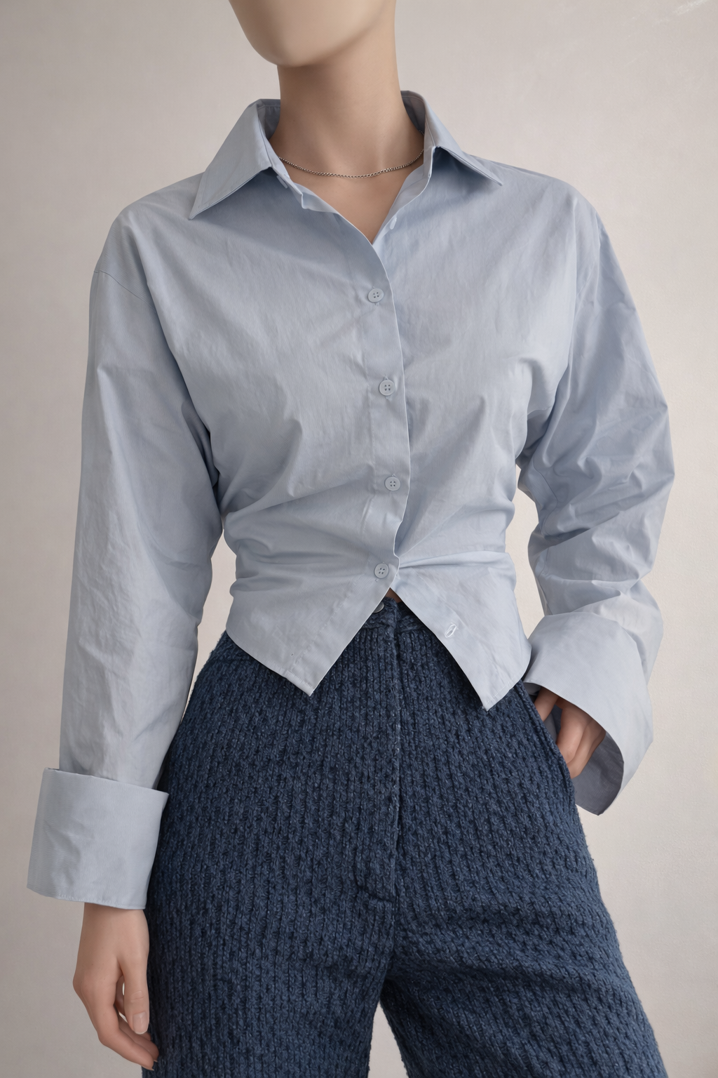 Crop top en mousseline dos nu à laçage croisé