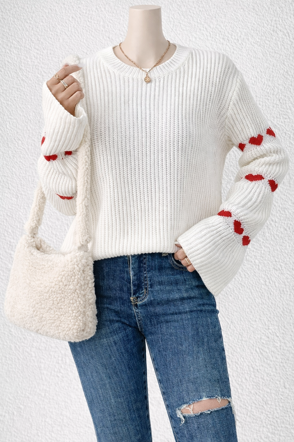 Pull élégant col rond avec cœur