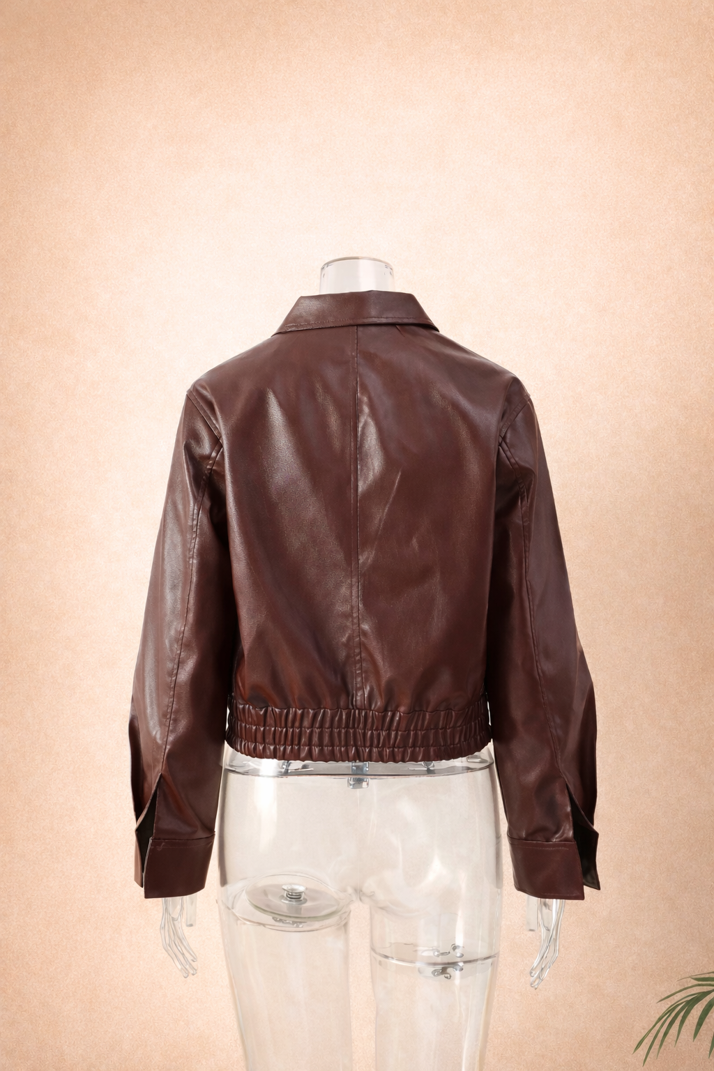 Veste courte en cuir rouge foncé zippée